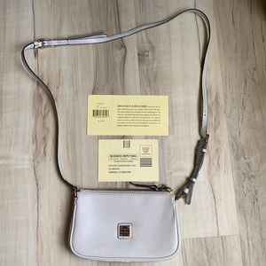 ✨BNWT Dooney & Bourke shoulder bag